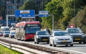 Voorbeeld afbeelding van Zomerdrukte op weg en spoor in Amsterdam