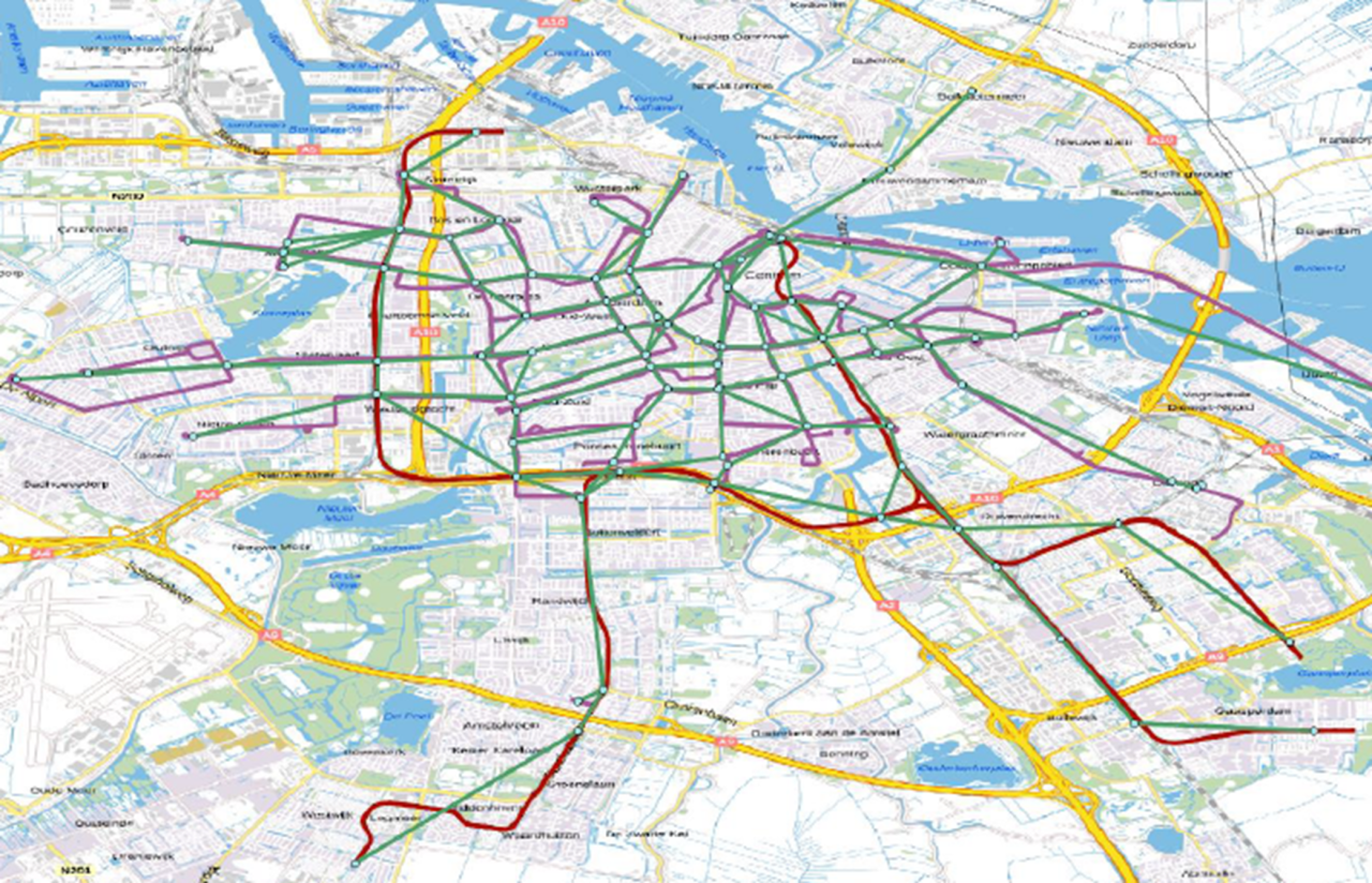 In de ze afbeelding geven we de segmenten voor trams en metro’s met groene lijnen weer. De segmenten worden bovenop het feitelijke lijnennet getoond. De rode lijnen duiden het metronetwerk aan, de paarse het tramnetwerk.